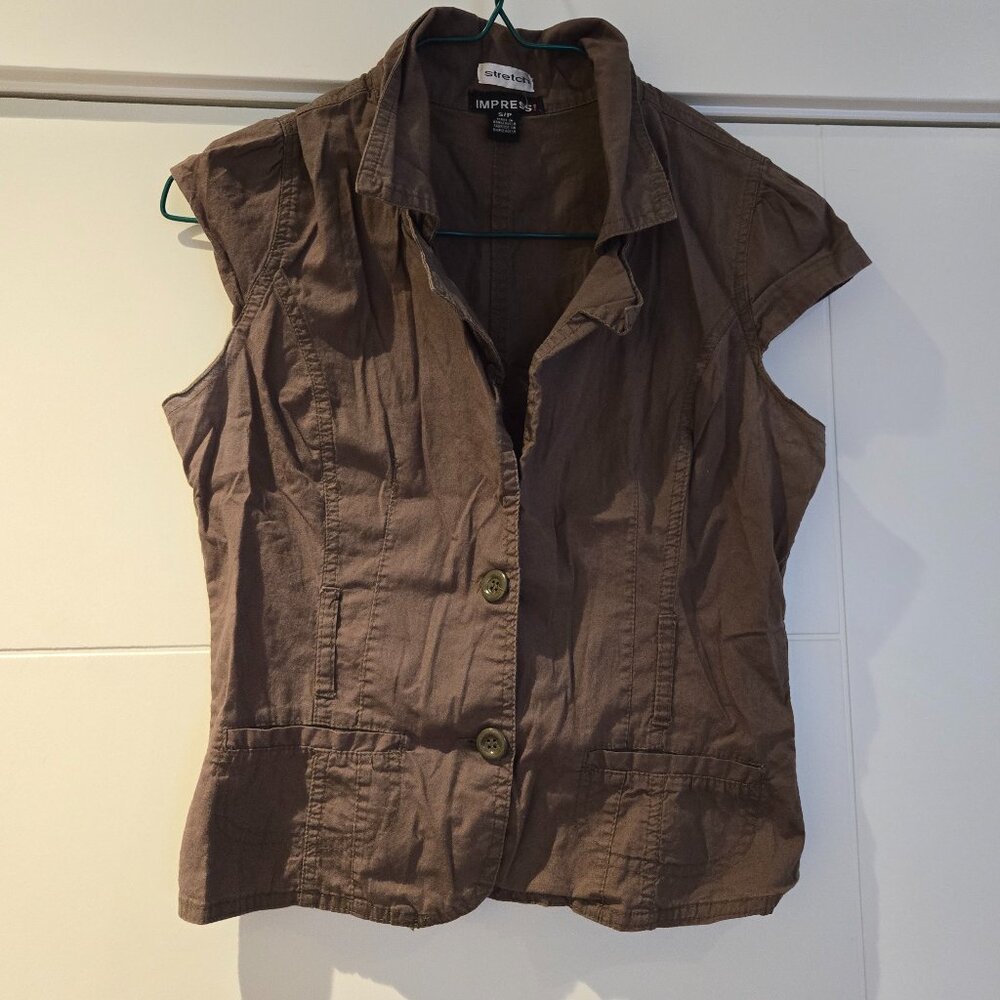Impress! Green Stretch Cap Sleeve Button-Up Vest | Size S/P | Olive